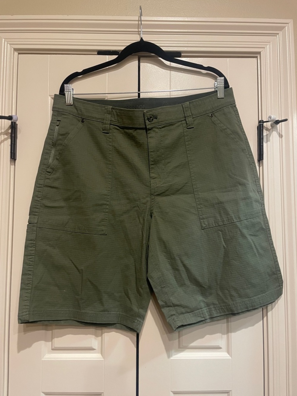 Men's Olive Green Utility Shorts - Picture 2 of 6
